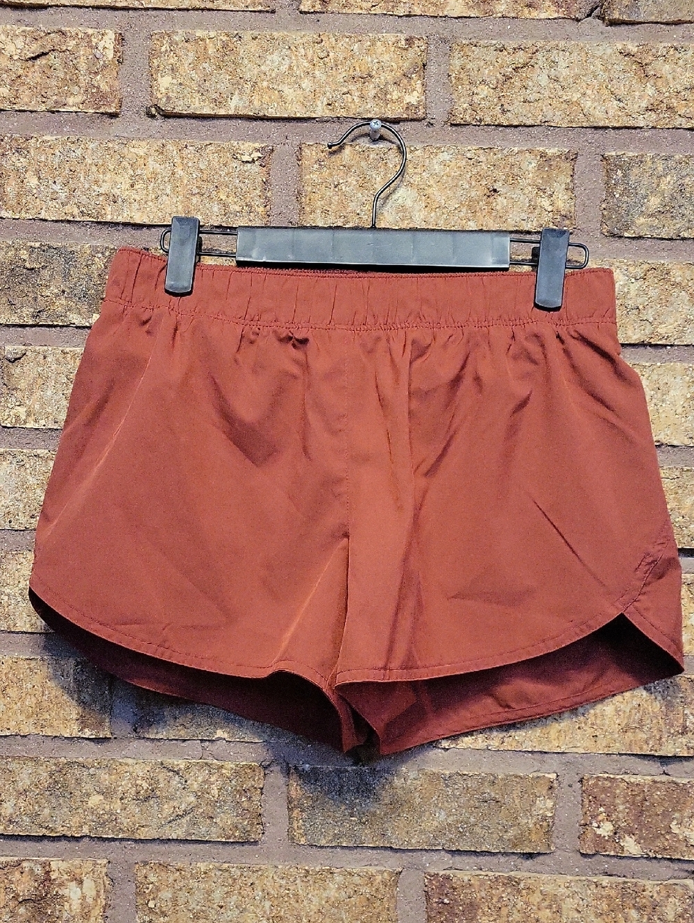 Old Navy Active Stretch Tech Women's Athletic Shorts Size XS Rust Brown